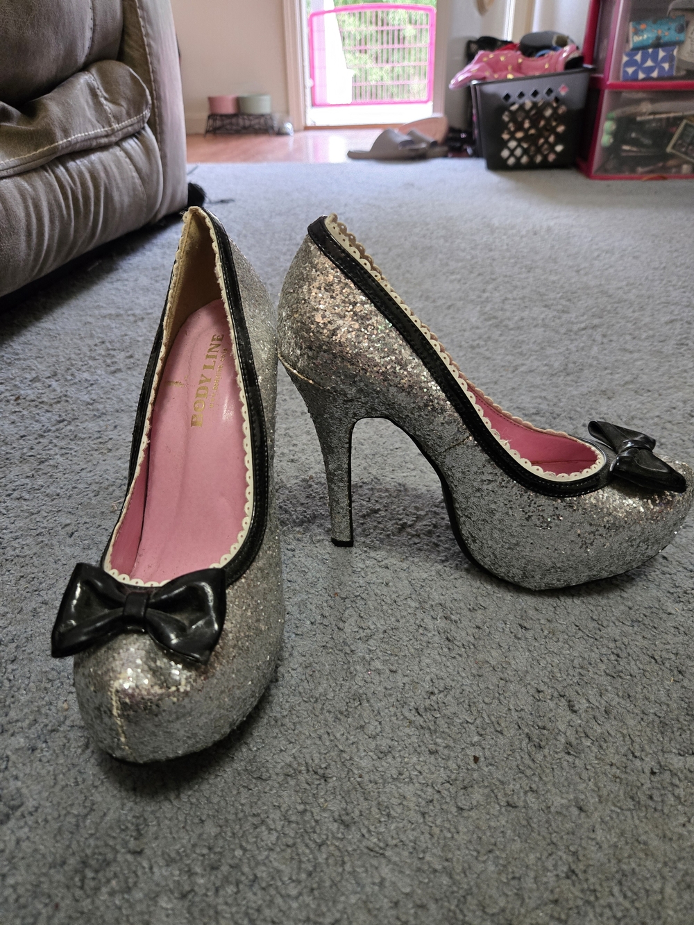 Silver Glitter High Heel Pumps with Black Bow